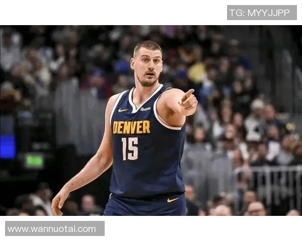 考辛斯：论各自巅峰时期 我和约基奇对决应该会打平 谁也防不住谁